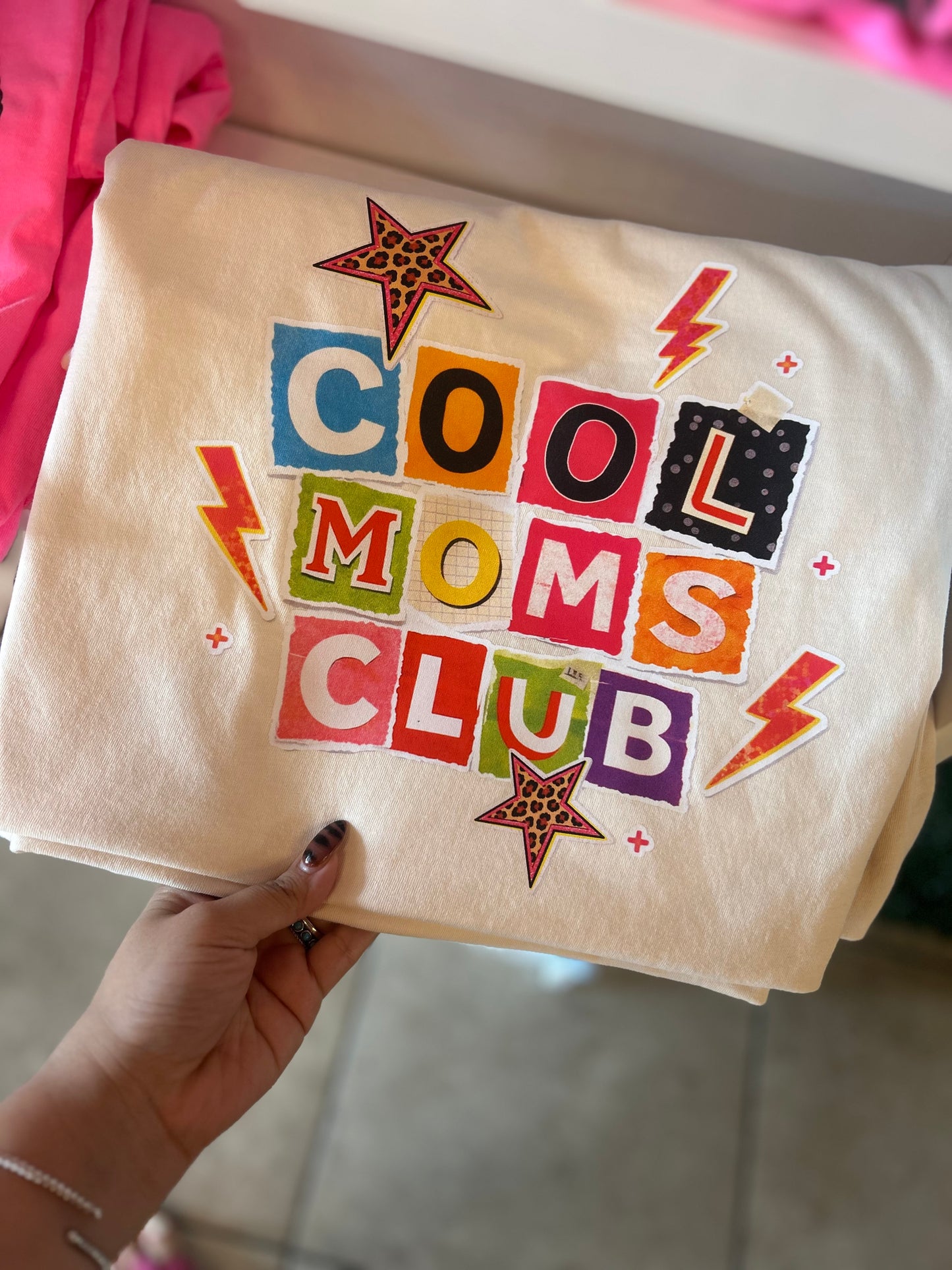 Cool mom club Tee
