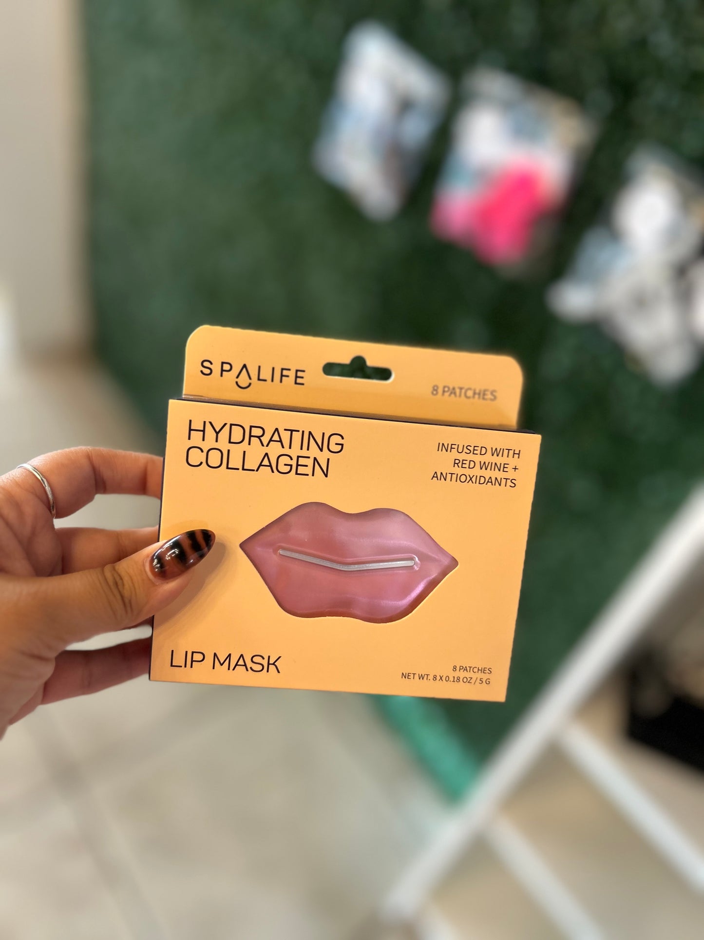 Lip gel masks