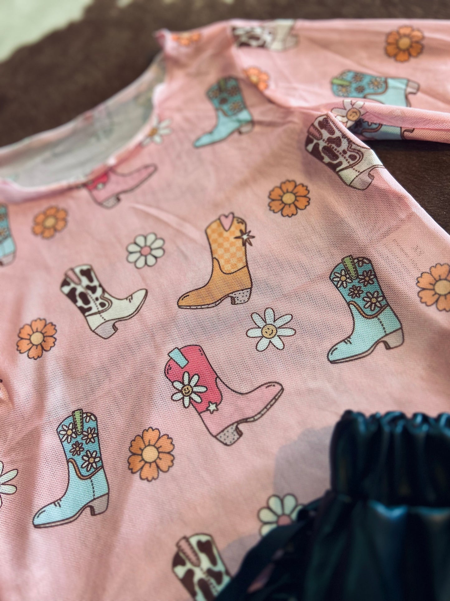 Groovy boot mesh top