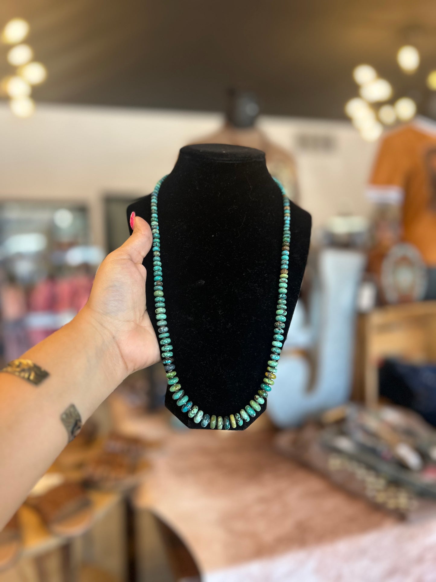 Graduated turquoise necklace