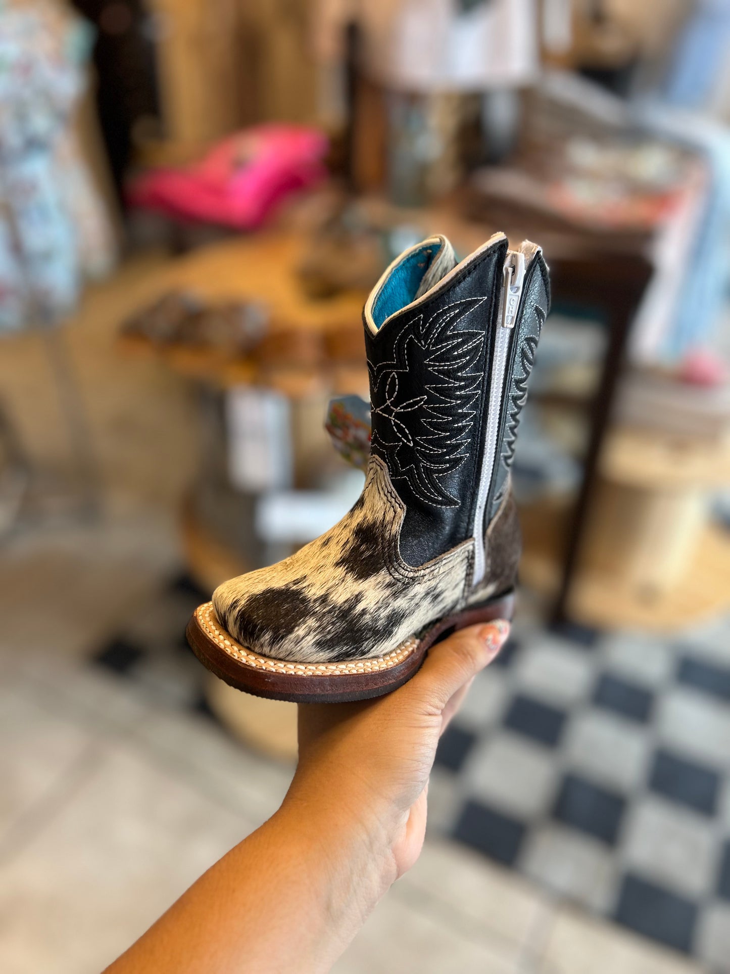 Kids cowhide boots