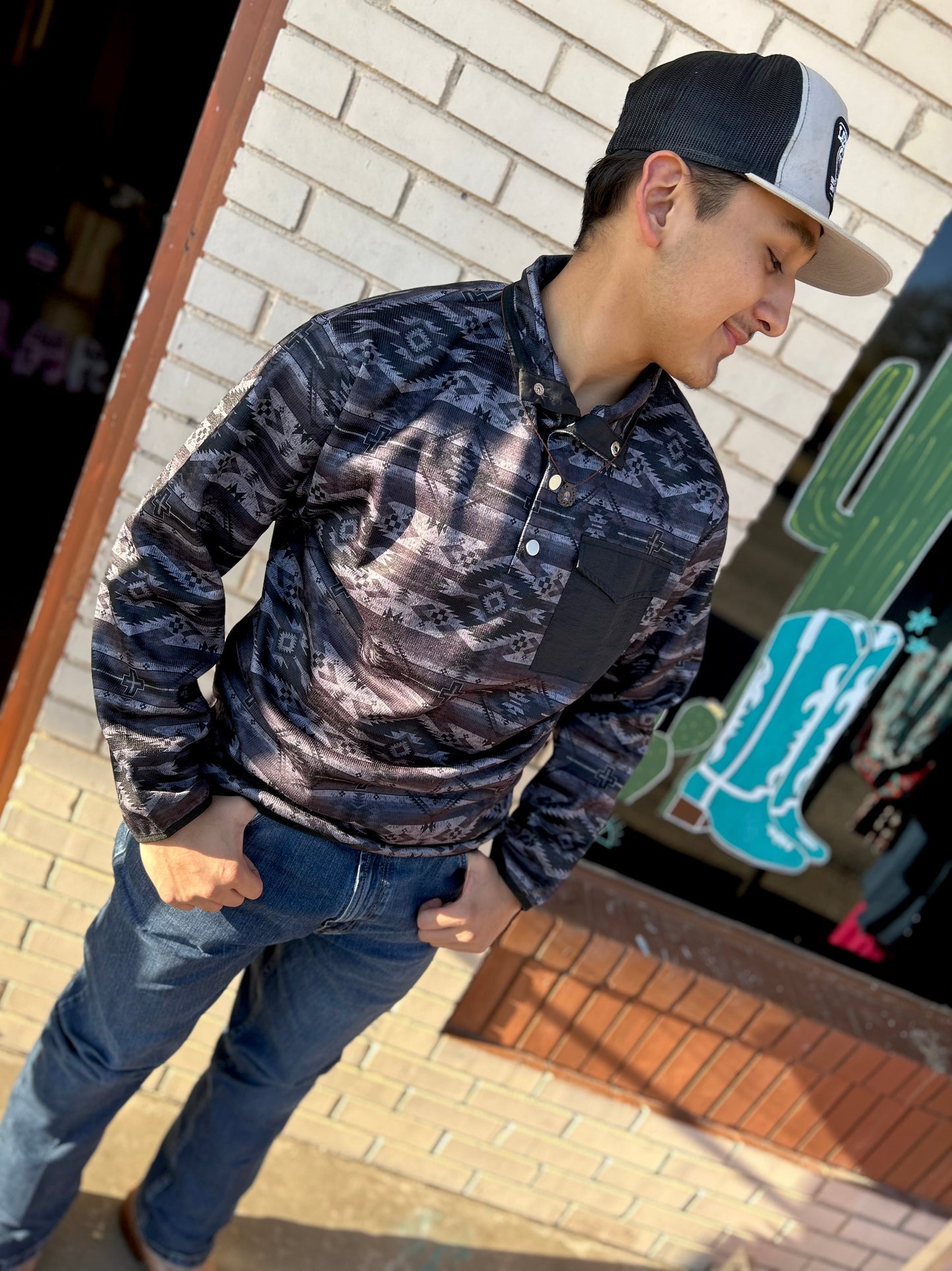 No mans land pullover