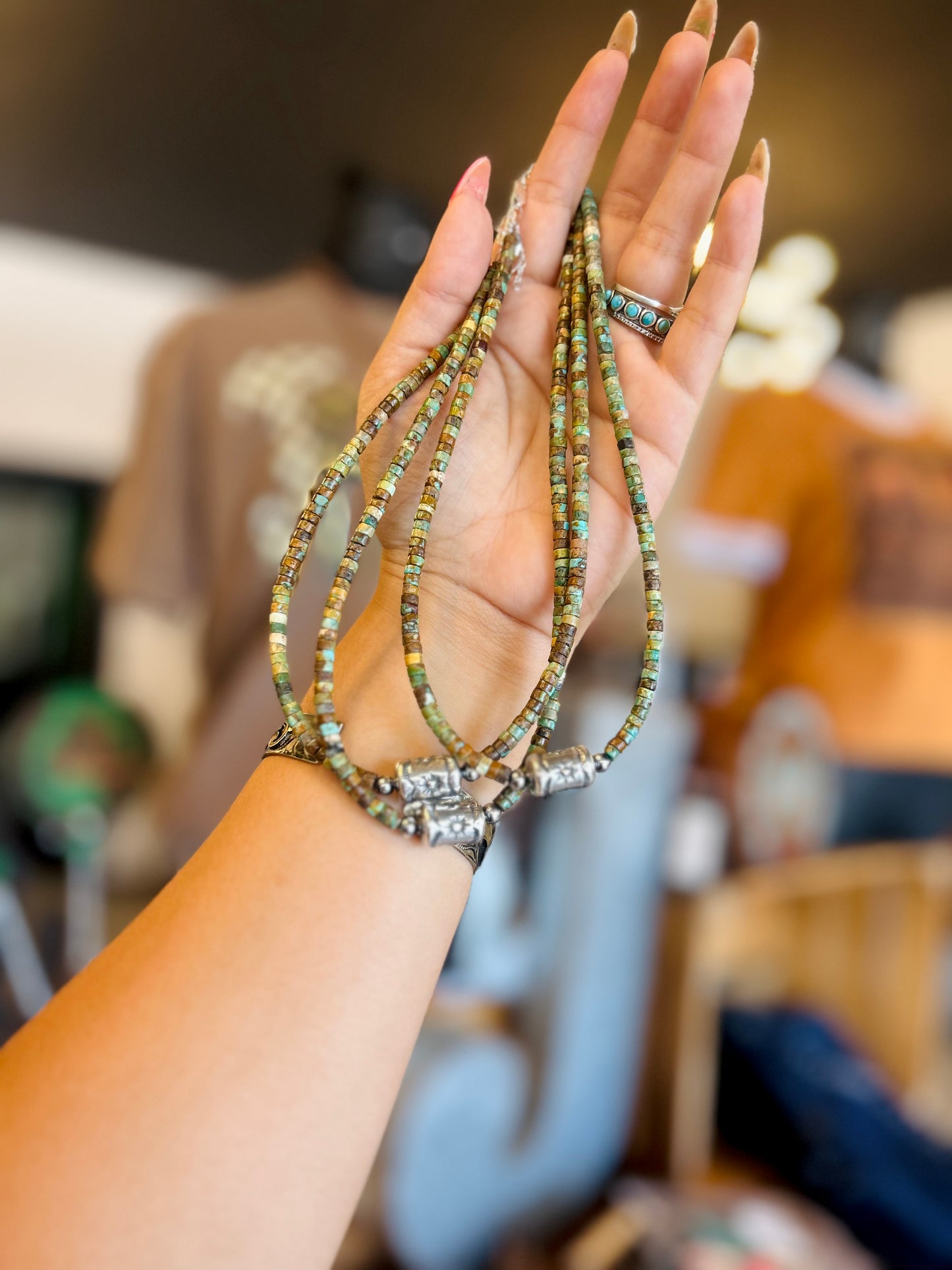 Barrel bead turquoise necklace