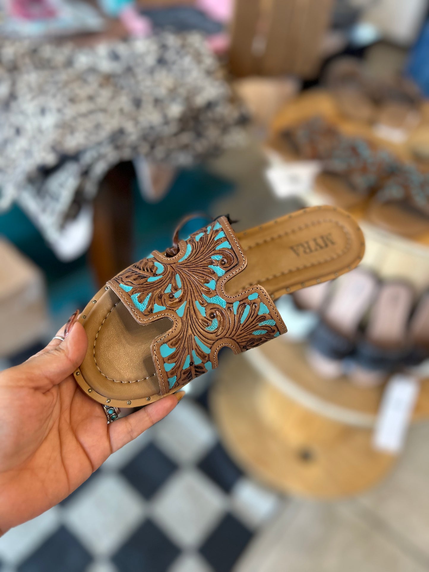 Loretta sandals
