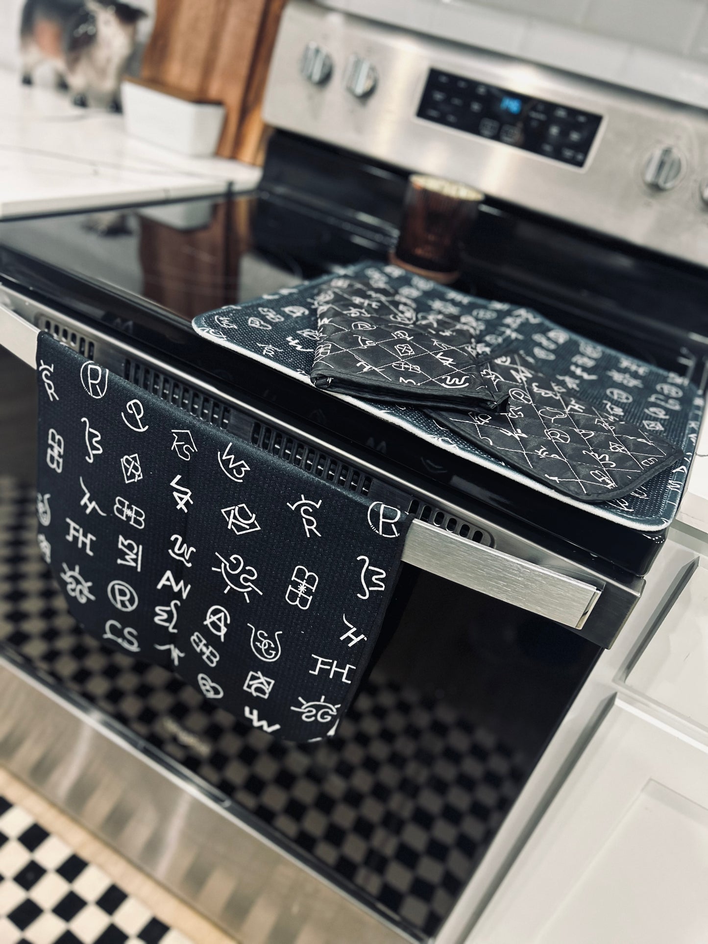Branded kitchen set