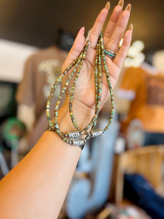 Barrel bead turquoise necklace